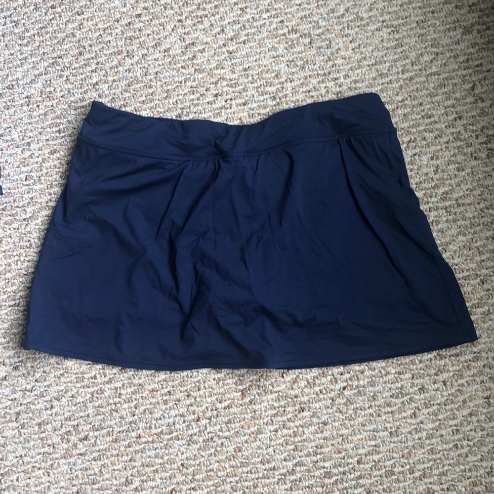 Lands’ End navy blue swim mini with attached panty and tummy control